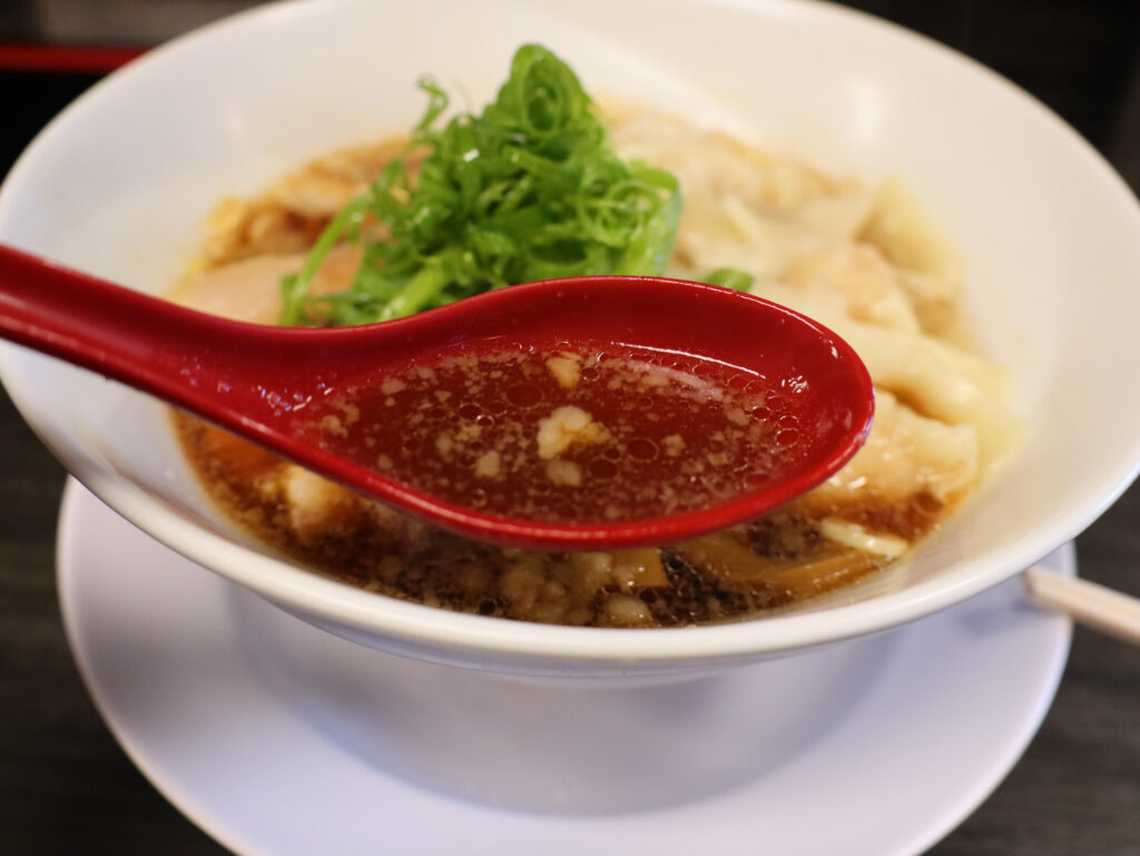 麦の面のスープのアップ写真